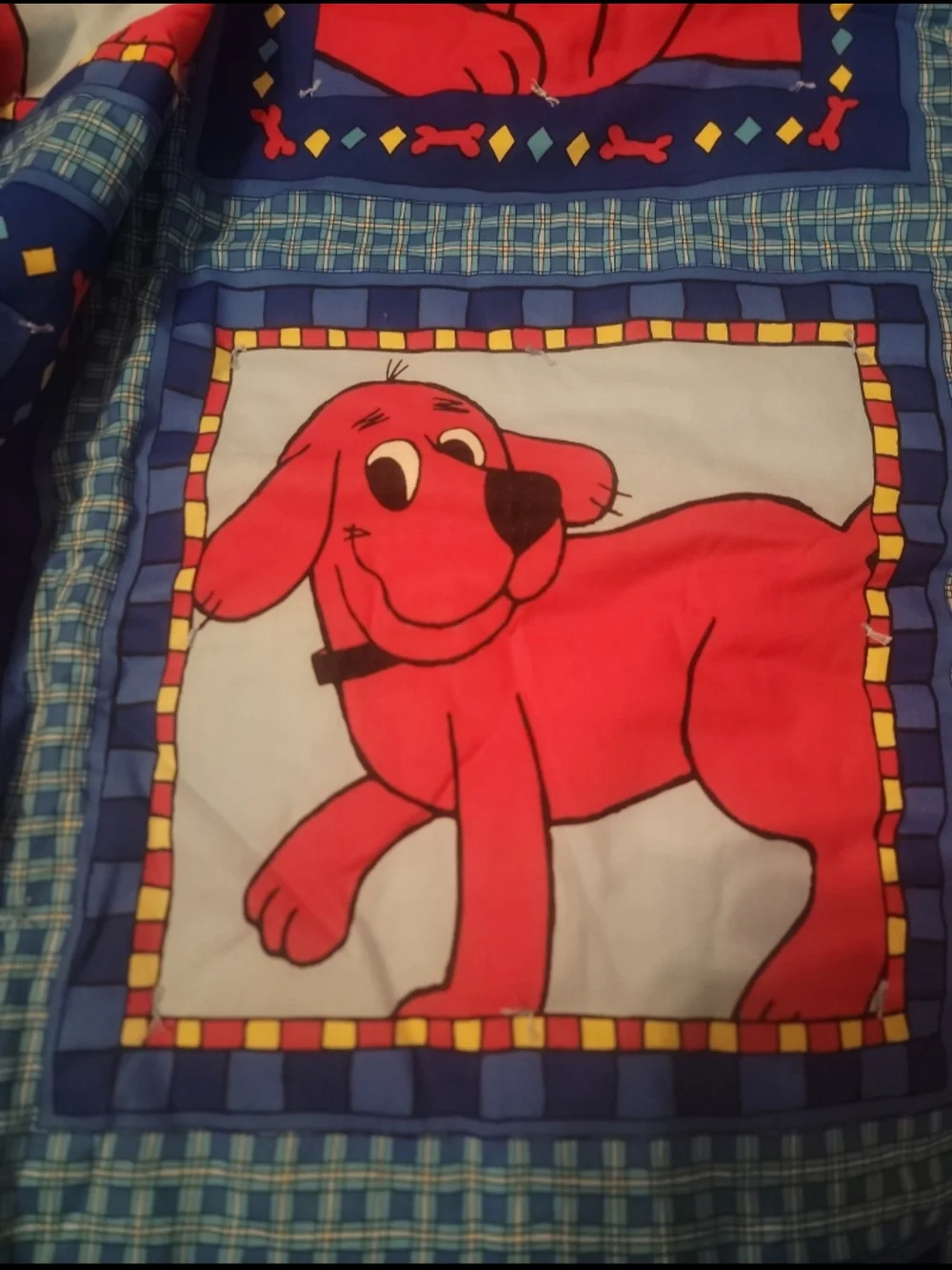Early vtg 2000s Clifford the Big Red Dog set of 2 quilts (twin and crib size)